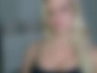 Live cam show with CorneliaBarbie - Upskirt on Soda Cam