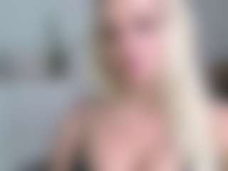 Live cam show with CorneliaBarbie - Upskirt on sexylive.show