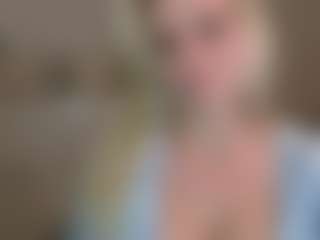 Live cam show with CorneliaBarbie - Upskirt on Camiplay Live