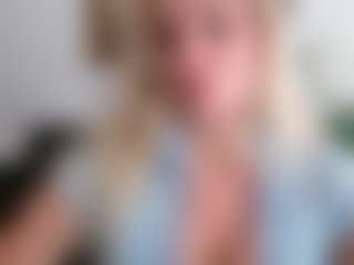 Live cam show with CorneliaBarbie - Upskirt on Milfs Live