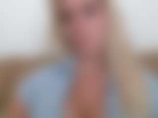 Live cam show with CorneliaBarbie - Upskirt on Streamer API