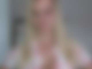 Live cam show with CorneliaBarbie - Upskirt on Dare Cams