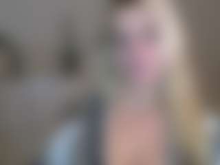 Live cam show with CorneliaBarbie - Upskirt on livesuperchat.net