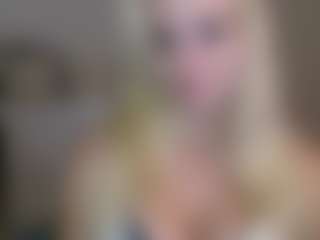 Live cam show with CorneliaBarbie - Upskirt on fapnchat