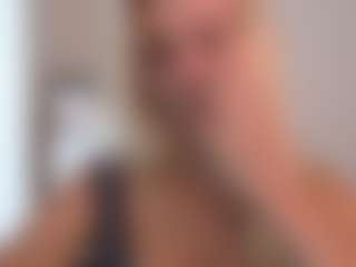Live cam show with CorneliaBarbie - Upskirt on slutload