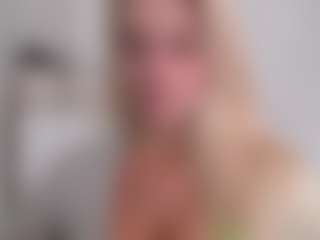 Live cam show with CorneliaBarbie - Upskirt on Dolls Live