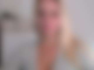 Live cam show with CorneliaBarbie - Blonde Hair Amateur on Dolls Live