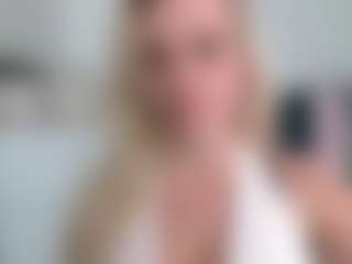 Live cam show with CorneliaBarbie - Upskirt on TastyBlacksLive