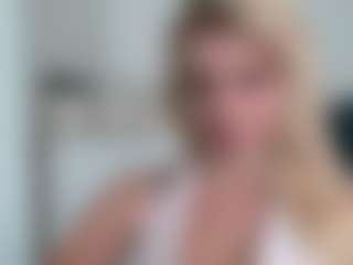 Live cam show with CorneliaBarbie - Upskirt on MyBangCams