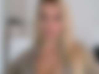 Live cam show with CorneliaBarbie - Upskirt on TottyGirls