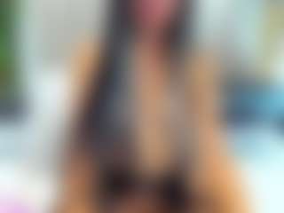 Live cam show with EmilyRank - Petite MILF on Camsoda