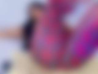 Live cam show with niagirl22 - Smoking on live18s.com