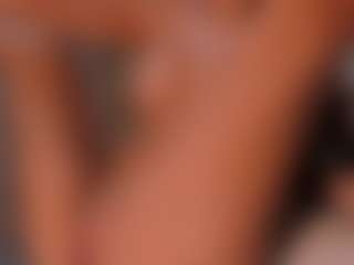 Live cam show with Danna Cruz - Small Ass on StripNow