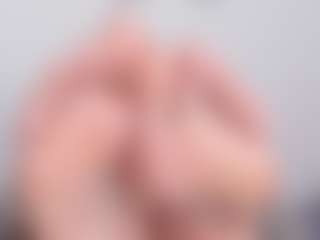 Live cam show with Ishabella - Small Tits on Chatstar