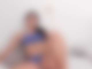 Live cam show with Ishabella - Petite on Cam Slut