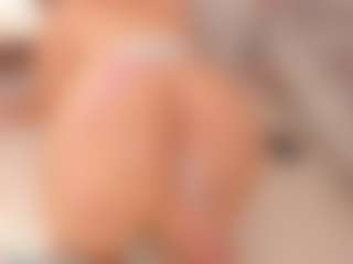 ivannabreast1's Live Sex Cam Show