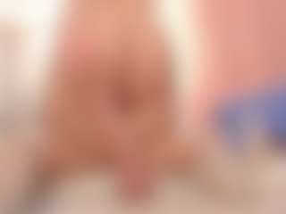 ivannabreast1's Live Sex Cam Show