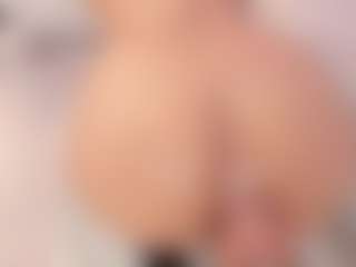 ivannabreast1's Live Sex Cam Show