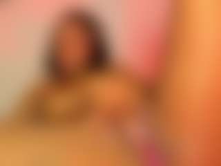 Live cam show with Sharonsmiith1 - Upskirt on AdultVida.com