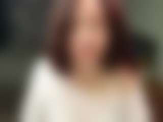AvroraSakura MILF webcam performer live streaming