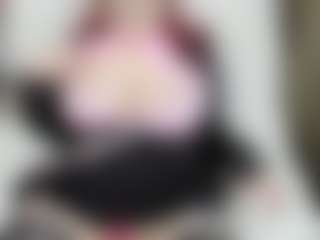 Live cam show with Velenaroxys - Living Room on livesuperchat.net