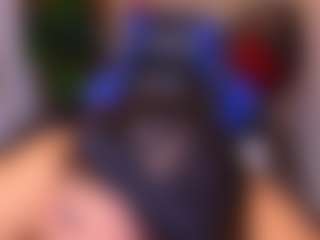 Live cam show with Kenya Buhle - Thick on Camsoda