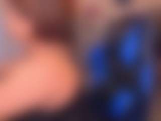 Live cam show with Kenya Buhle - Thick on CamClone