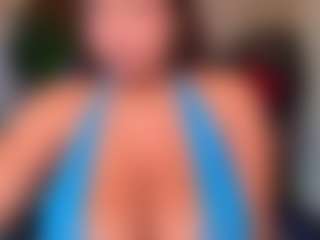 Live cam show with Kenya Buhle - Old on xplaylive.com