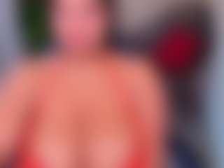 Live cam show with Kenya Buhle - Old on Camsoda