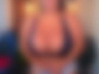 Live cam show with Kenya Buhle - Cosplay Big Tits on Camsoda