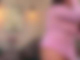 Live cam show with Kenya Buhle - Thick on CamClone