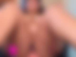Live cam show with Kenya Buhle - Thick on UwU Esports