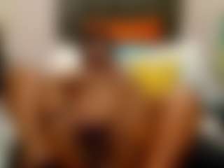 BrunetteDevon MILF webcam performer live streaming