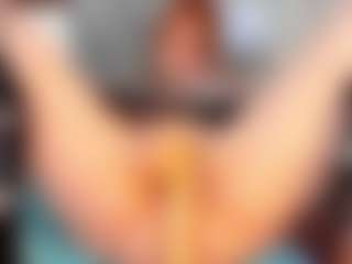Live cam show with Hannaa32 - Red Hair on Uber Horny