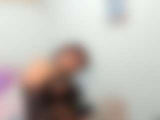 alanasmith18's Live Sex Cam Show