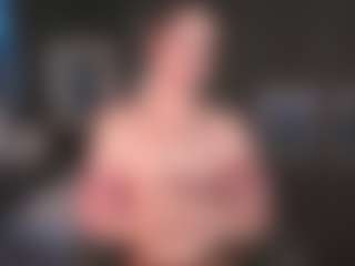 Live cam show with MargaretFatal - Petite MILF on Livezox