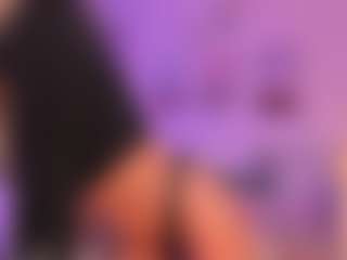 Live cam show with Victoria Saenz - Shaved Pussy on Fapmatic.com