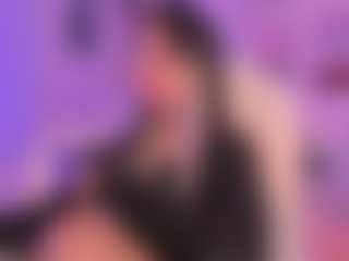 Live cam show with Victoria Saenz - Brown Hair on Camsoda Late Night