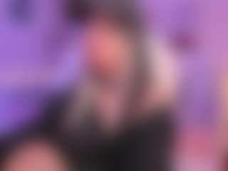Live cam show with Victoria Saenz - Public on Soda Cam