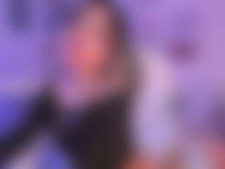 Live cam show with Victoria Saenz - Public on AdultVida.com