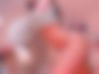Live cam show with Victoria Saenz - Kisses on Camsoda