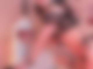 Live cam show with Victoria Saenz - Sexwebcam Athletic on SmokeAndPoke