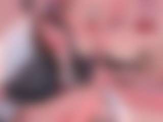 Live cam show with Victoria Saenz - Skinny on SpunkLive
