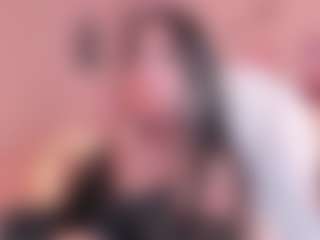 Live cam show with Victoria Saenz - Athletic on CamClone