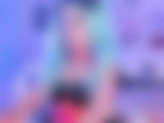 Live cam show with Victoria Saenz - Tiny on Camsoda