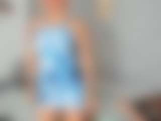 Live cam show with Agata Delphine - Camel Toe on TeamSkeetLive