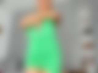 Live cam show with Agata Delphine - Freaky on livesuperchat.net