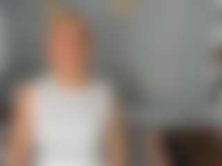 Live cam show with Agata Delphine - Body Massage on Free Soda