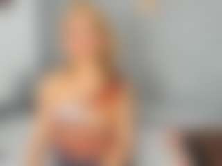 Live cam show with Agata Delphine - Body Massage on Camming Site