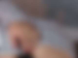 Live cam show with Agata Delphine - Blonde Hair on Camsoda